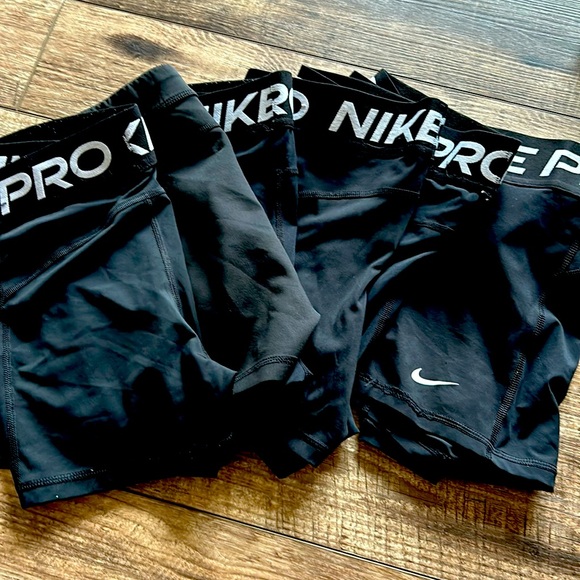 Volleyball shorts - 6 pair Nike and Addidas - Picture 1 of 1